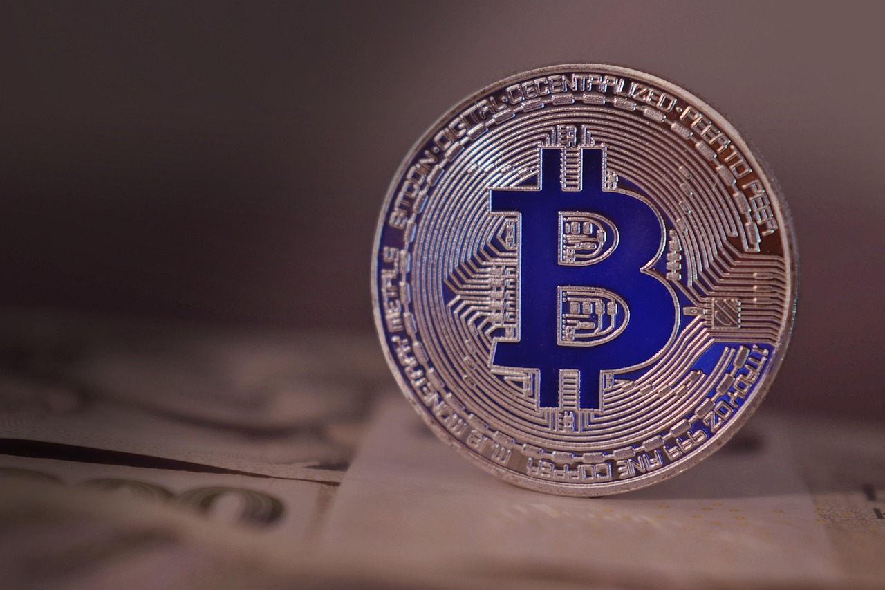 余弦：Hyperliquid上50倍杠杆巨鲸再以452万USDC做多ETH！爆仓价1391美元